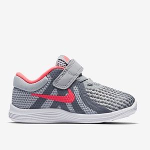 Nike Revolution 4 toddler size 6